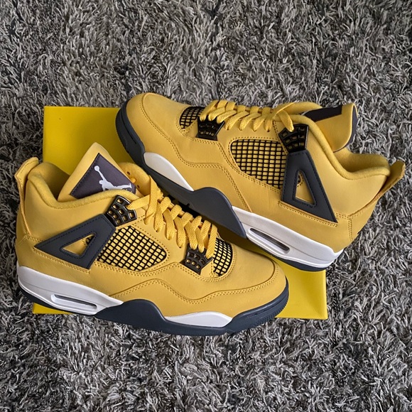 Jordan 4 Retro Lightning